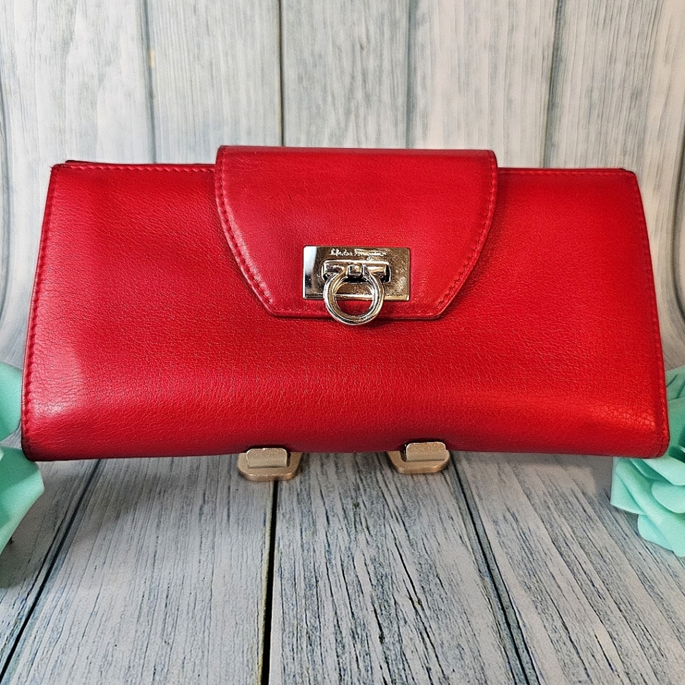 Salvatore Ferragamo Gancio Continental Leather Red Wallet GUC